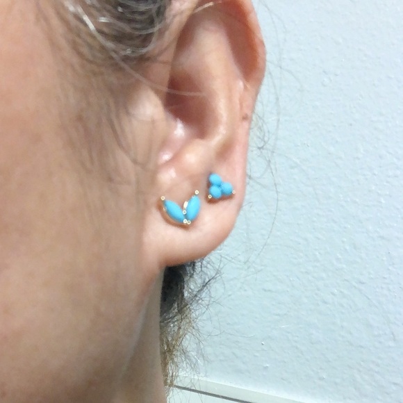 4 Pairs of Moon Design Turquoise Earrings in GOLD Tone - Picture 10 of 14